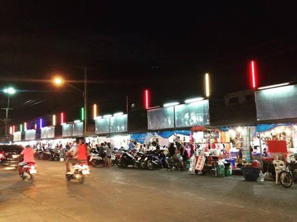 ตลาดนัดรถไฟ เจริญทรัพย์