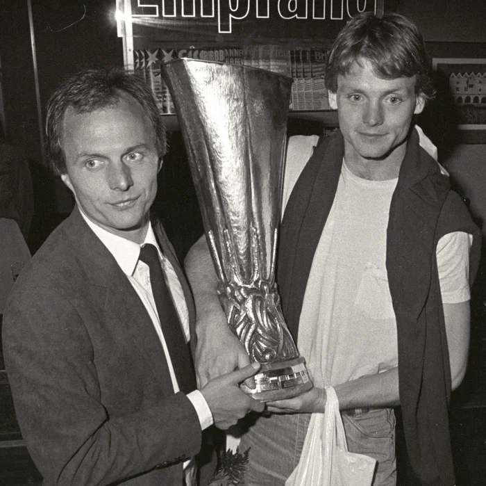 อีริคสันกับกัปตันทีม ทอร์บยอร์น นิลส์สัน